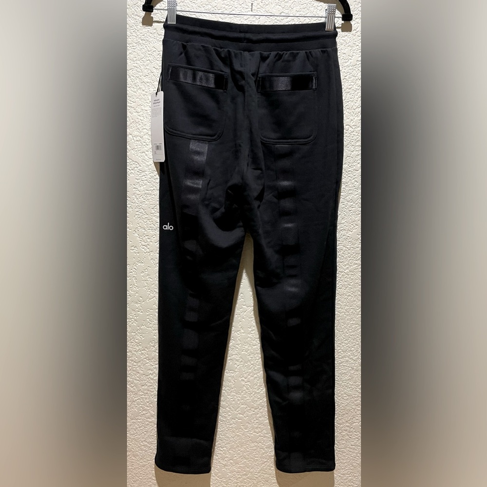 NWT Alo Yoga Nomadic Sweatpants in Black Front & Back Pockets Size S - Picture 6 of 16